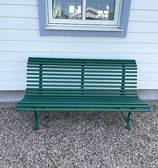 Trädgårdsbänk grön metall från Fermob
