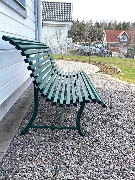 Trädgårdsbänk grön metall från Fermob