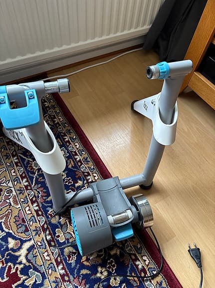 Tacx cykeltrainer med framhjulsstöd grå/blå