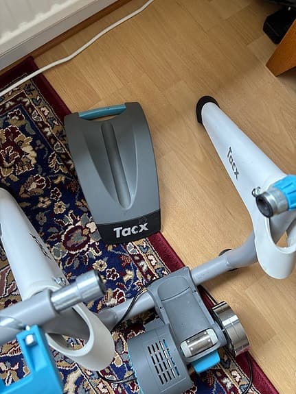 Tacx cykeltrainer med framhjulsstöd grå/blå