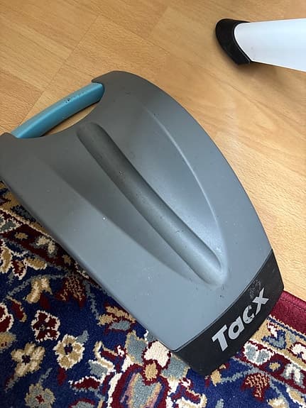 Tacx cykeltrainer med framhjulsstöd grå/blå