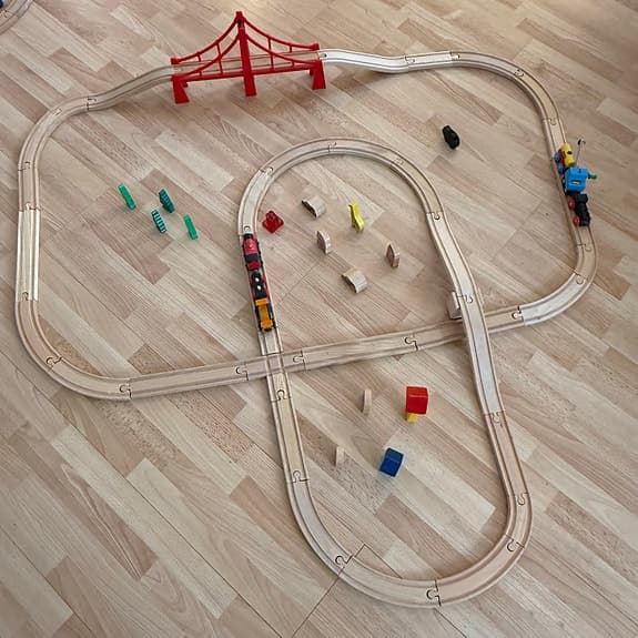 BRIO tågbana, räls bro tåg och tillbehör