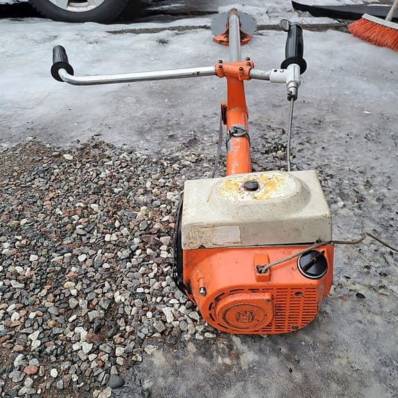 Husqvarna 165 T Röjsåg bensindriven orange