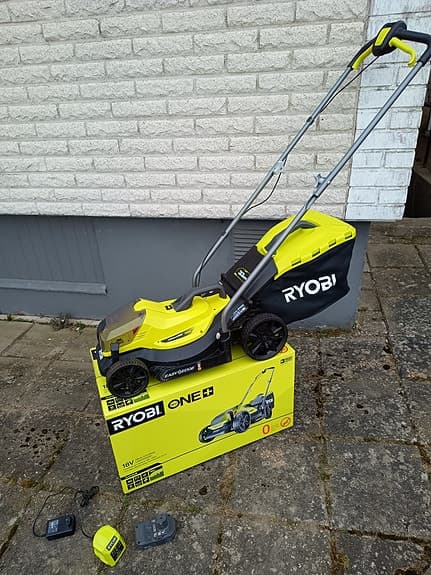 Ryobi (OLM1833B) batteridriven gräsklippare, 18V.