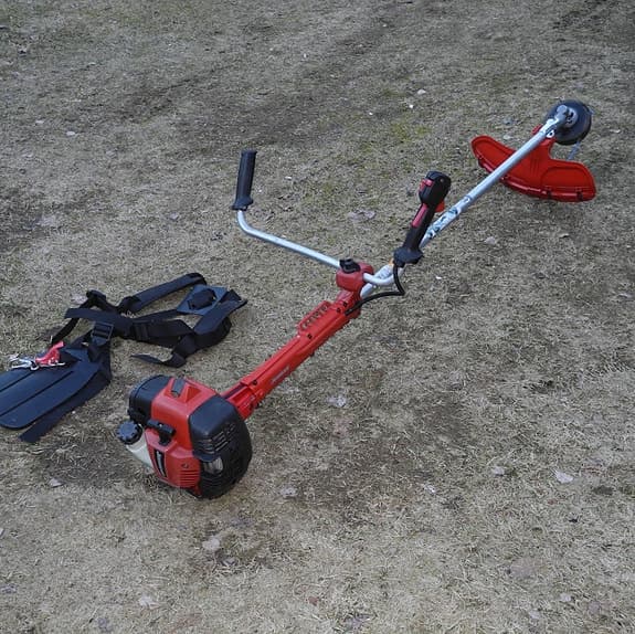 röjsåg / grästrimmer JONSERED CC 2235 / CC2235