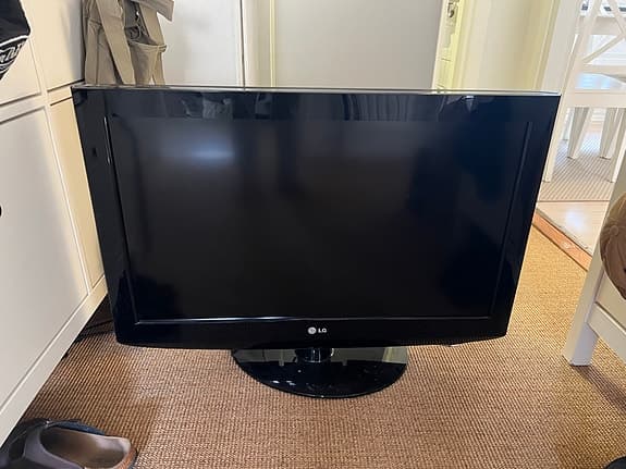 TV LG 32LD450 tv 32 tum svart