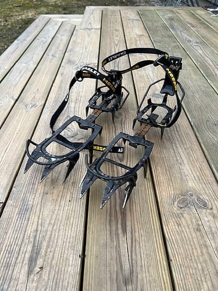 Stegjärn för alpin- och isklättring