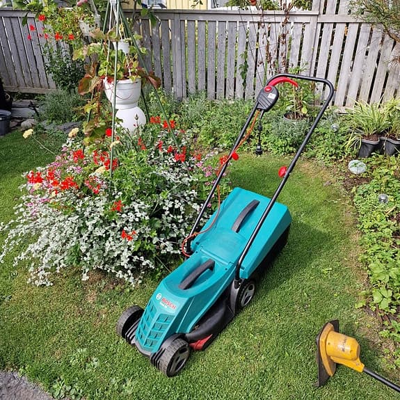 Bosch rotak 32, elektrisk gräsklippare