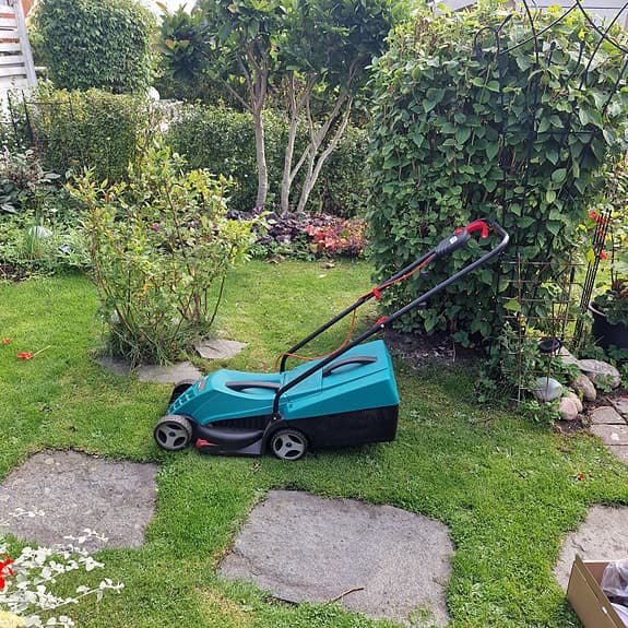 Bosch rotak 32, elektrisk gräsklippare