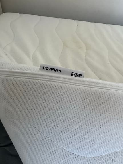 IKEA-säng MALM + madrass och bäddmadrass
