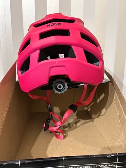 Rosa cykelhjälm, ny i kartong stl L