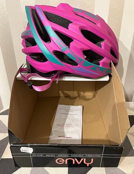 Envy cykelhjälm rosa, ny i kartong