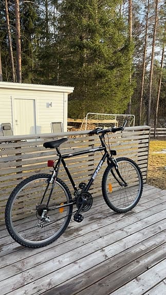 Crescent mountainbike herr M 26" svart