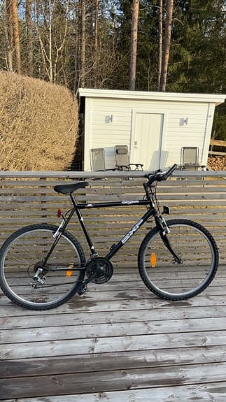 Crescent mountainbike herr M 26" svart