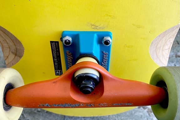 Globe skateboard ”Yellow Palms”, 32.5”