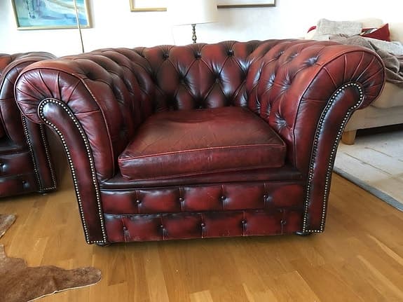 Chesterfield soffa och fåtölj