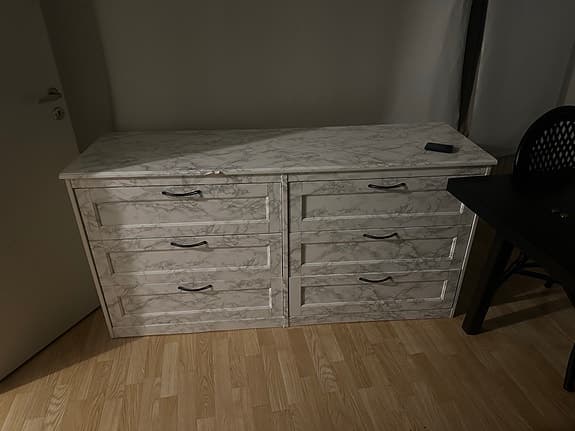 Songesand 6 lådig byrå med marmor foliering.