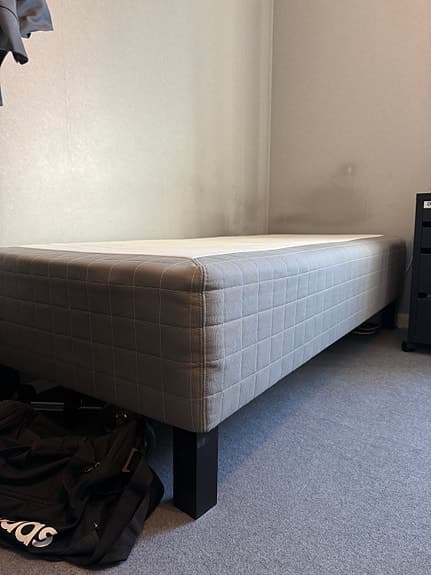 IKEA Skotterud säng grå