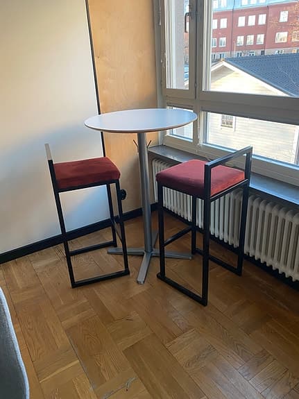 barbord inkl två barstolar
