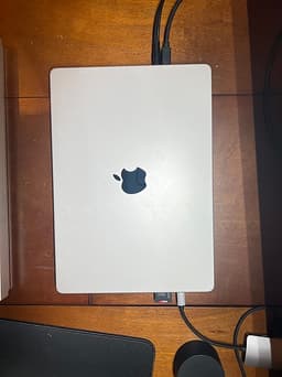 MacBook Pro 14” M1 Pro (Pro chip 10-core / 1TB / 16GB) + woolnut leather case