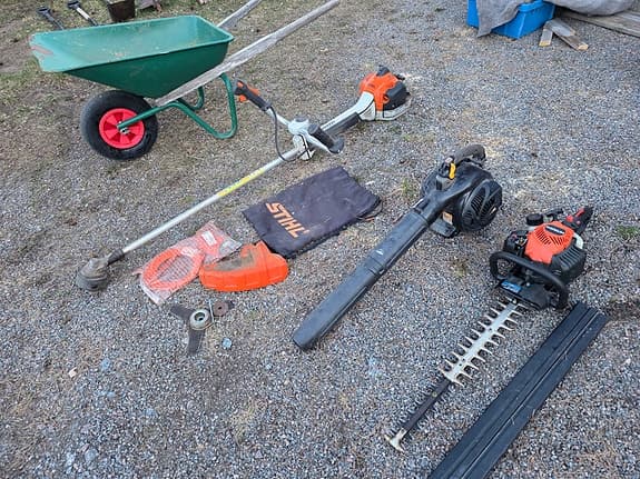 Stihl röjsåg  / Häcksax / Lövblås / Skottkärra