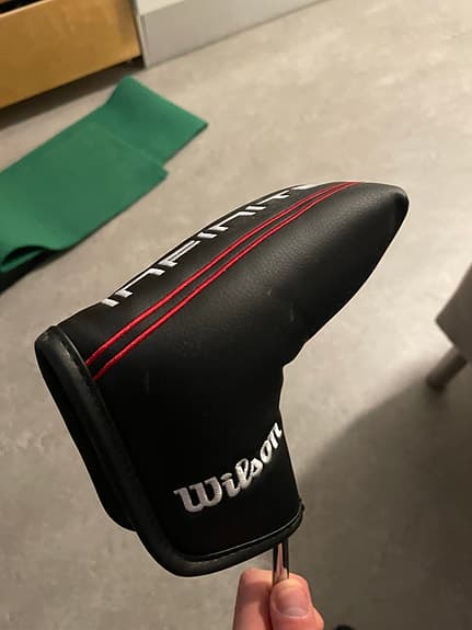 Wilson Infinite West Loop putter svart