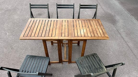 Trädgård bord och 5 stolar