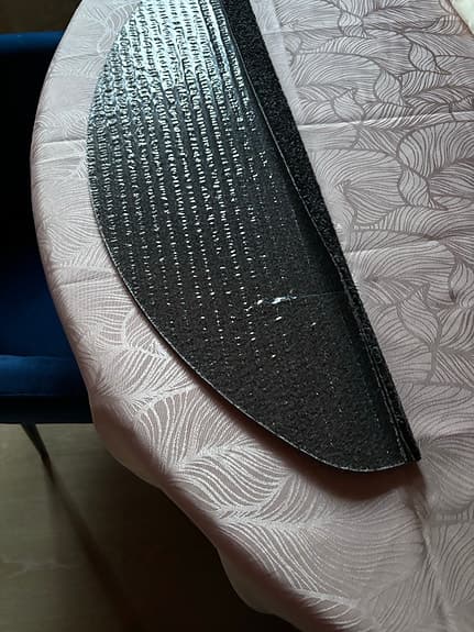 Trappstegs matta halvmåne mörk grå