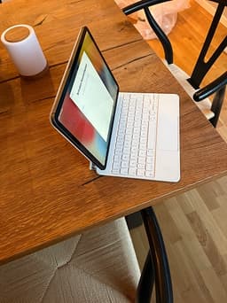 iPad Pro 11" 1TB Cellular (Mint) + Vitt Magic Keyboard