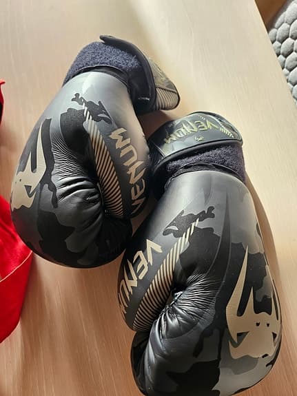 Thaiboxutrustning, S/M - boxinghandskar, sheen protection, wraps och speedwraps