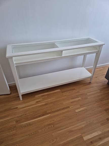 Avlastningsbord/ Tv-bord