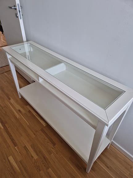 Avlastningsbord/ Tv-bord