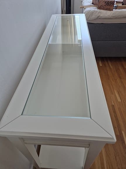 Avlastningsbord/ Tv-bord