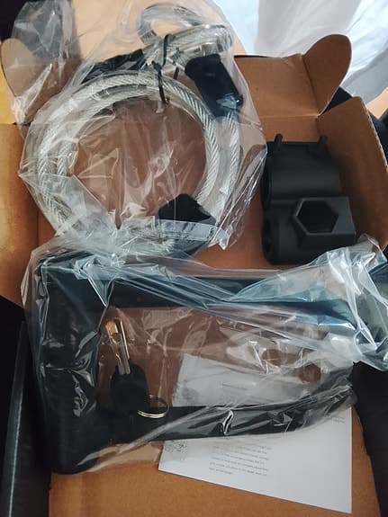 Cykellås bygellås med vajer och fäste svart