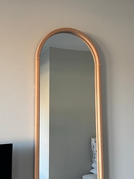 Zara Home valvformad spegel med träram