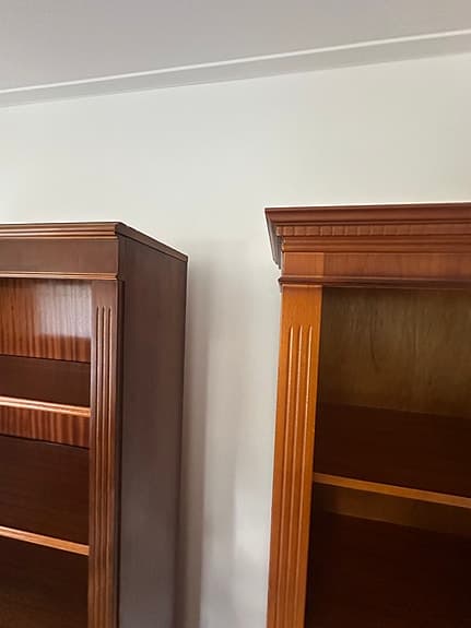 EXKLUSIVA BOKHYLLOR I BRITTISK KOLONIALSTIL I MASSIVT TRÄ - BRITTFURN - NY SKICK