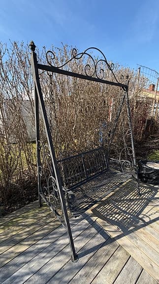 Smides gungsoffa trädgård svart