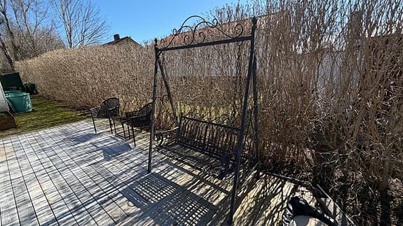 Smides gungsoffa trädgård svart