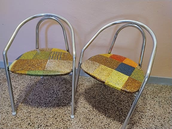 Två retro hopfällbara barnstolar