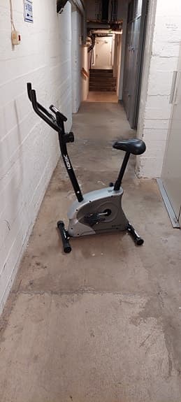 motionscykel silver svart