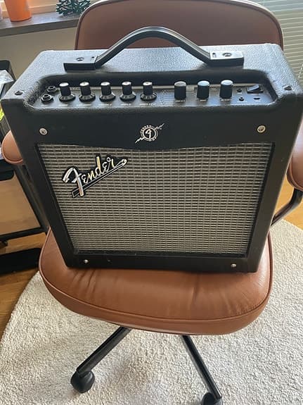 Fender Mustang I amplifier