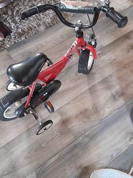 Barncykel med stödhjul