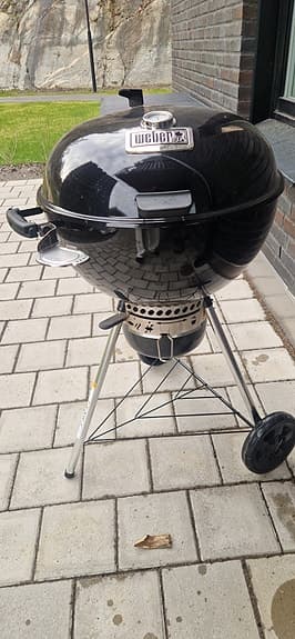 Weber Master-Touch GBS Premium E-5775 kolgrill 57 cm – Använd 1 gång.