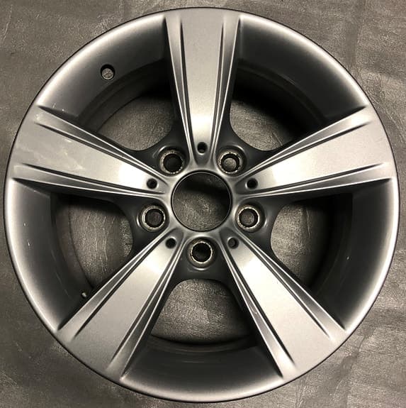 BMW lättmetallfälg mått 7Jx16 ET40