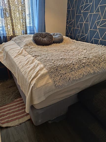 IKEA säng med resårbotten och pocketresårmadrass  160cm