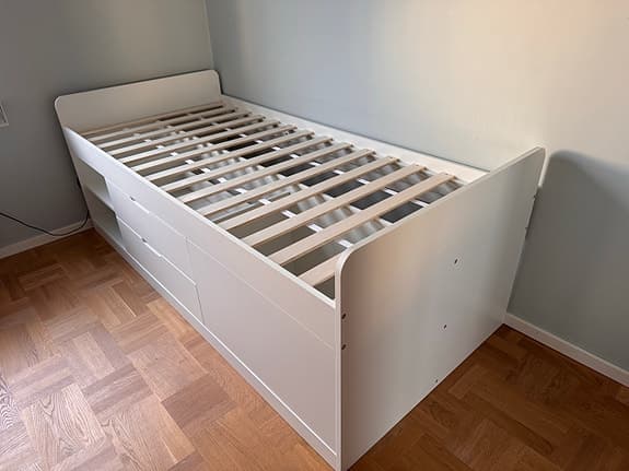 Lundvik Sängram 90x200 cm med förvaring