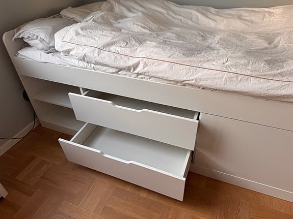 Lundvik Sängram 90x200 cm med förvaring