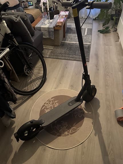 Elsparkcykel svart