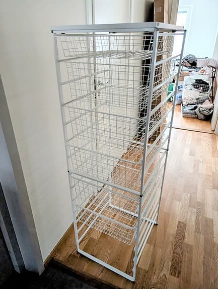 2 st. Ihopsatta backstativ med trådbackar - Garderob