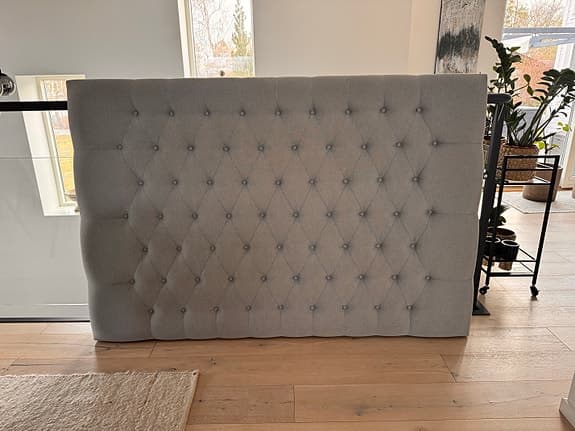 Sänggavel grå textil 180 säng